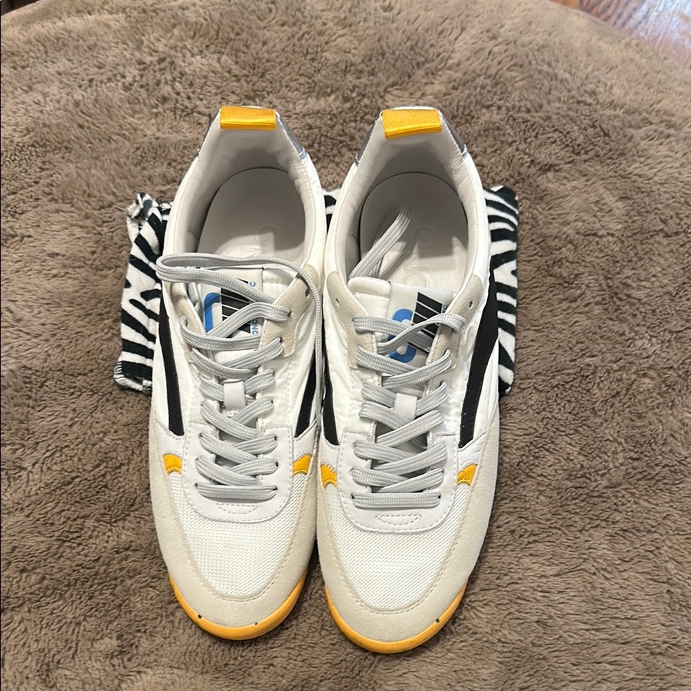 OnCept Women's Retro White Sneakers Free People  EUC - Picture 6 of 9